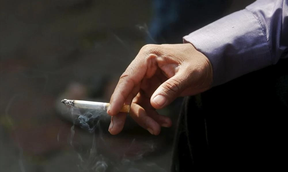 Ο κορονοϊός αύξησε την… ανάγκη των Ελλήνων να καπνίσουν